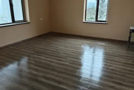 იყიდება სახლი, 3 ოთახიანი, საჩხერე, საჩხერე