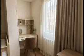 იყიდება ბინა, 3 ოთახიანი, ძველი აშენებული, თბილისი, მუხიანი