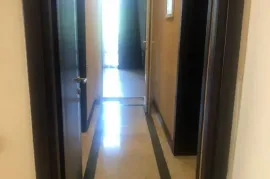 იყიდება ბინა, 4 ოთახიანი, ძველი აშენებული, თბილისი, საბურთალო