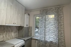 Аренда, 3 Kомнатная, Старое здание, Тбилиси, Исани