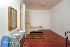 Apartment for sale, Old building, Mtatsminda