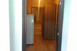 იყიდება ბინა, 2 ოთახიანი, ძველი აშენებული, თბილისი, სოლოლაკი