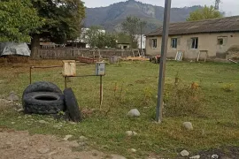 იყიდება მიწის ნაკვეთი, ტბა 