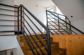 For Rent, 5 Room, Old building, Tbilisi, Chugureti