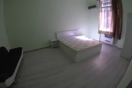 ქირავდება ბინა, 2 ოთახიანი, ძველი აშენებული, თბილისი, საბურთალო