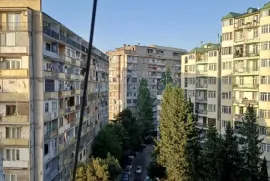 იყიდება ბინა, 4 ოთახიანი, ძველი აშენებული, თბილისი, ვაკე