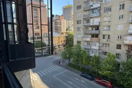 ქირავდება ბინა, 4 ოთახიანი, ძველი აშენებული, თბილისი, საბურთალო