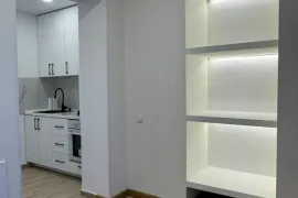 ქირავდება ბინა, 4 ოთახიანი, ძველი აშენებული, თბილისი, საბურთალო