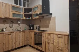 Продается квартира, 4 Kомнатная, Старое здание, Тбилиси, Чугурети