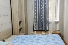 Продается квартира, 4 Kомнатная, Старое здание, Тбилиси, Чугурети
