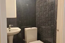 Продается квартира, 4 Kомнатная, Старое здание, Тбилиси, Чугурети