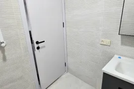 ქირავდება ბინა, 2 ოთახიანი, ახალი აშენებული, ბათუმი, აღმაშენებლის უბანი