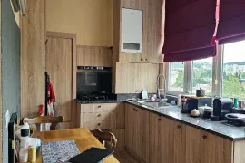 Продается квартира, 3 Kомнатная, Старое здание, Тбилиси, Чугурети