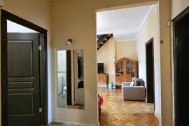 Продается квартира, 3 Kомнатная, Старое здание, Тбилиси, Чугурети