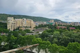 Продается квартира, 3 Kомнатная, Старое здание, Тбилиси, Чугурети
