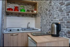 Аренда квартир посуточно, 2 Kомнатная, Старое здание, Тбилиси, Чугурети