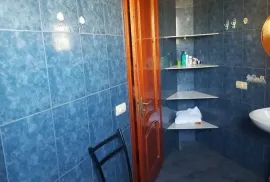 იყიდება ბინა, 5 ოთახიანი, ძველი აშენებული, თბილისი, საბურთალო