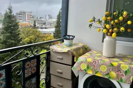 ქირავდება ბინა, 3 ოთახიანი, ახალი აშენებული, ბათუმი, აღმაშენებლის უბანი