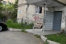 იყიდება ბინა, 2 ოთახიანი, ძველი აშენებული, თბილისი, ვარკეთილი