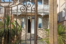იყიდება, სასტუმრო
