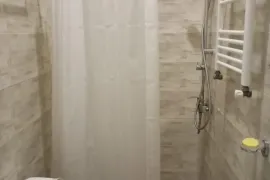იყიდება, სასტუმრო
