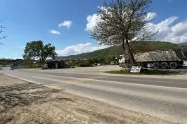 იყიდება მიწის ნაკვეთი, კომერციული