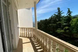 იყიდება სახლი, 10 ოთახიანი, თბილისი, ვაკე