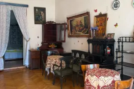 Аренда, 3 Kомнатная, Старое здание, Кутаиси, Бжолеби
