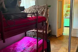 Аренда, 3 Kомнатная, Старое здание, Кутаиси, Бжолеби
