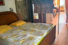 Аренда, 3 Kомнатная, Старое здание, Кутаиси, Бжолеби
