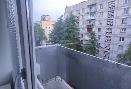 ქირავდება ბინა, 1 ოთახიანი, ძველი აშენებული, თბილისი, საბურთალო