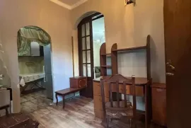 იყიდება ბინა, 3 ოთახიანი, ძველი აშენებული, თბილისი, დიდუბე