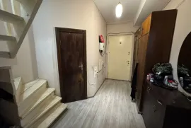იყიდება ბინა, 4 ოთახიანი, ძველი აშენებული, თბილისი, ვერა