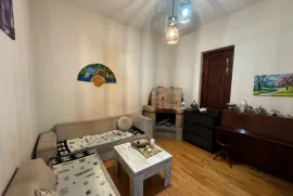 იყიდება ბინა, 2 ოთახიანი, ძველი აშენებული, თბილისი, ვერა