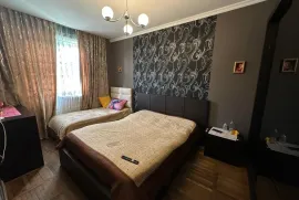 Продается квартира, 4 Kомнатная, Старое здание, Тбилиси, Варкетили