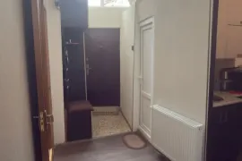 იყიდება ბინა, 3 ოთახიანი, ძველი აშენებული, თბილისი, მთაწმინდა