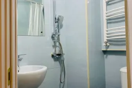 Аренда, 3 Kомнатная, Старое здание, Тбилиси, Вера
