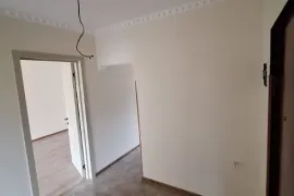 იყიდება ბინა, 4 ოთახიანი, ძველი აშენებული, ქუთაისი