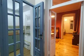 Аренда, 2 Kомнатная, Старое здание, Тбилиси, Чугурети