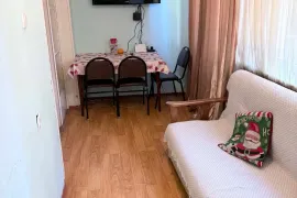 ქირავდება ბინა, 2 ოთახიანი, ძველი აშენებული, თბილისი, საბურთალო