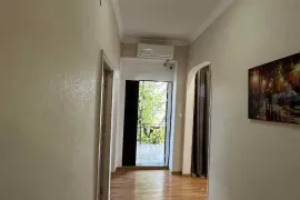 ჰოლი