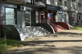 For Rent, Universal commercial space, Zastava