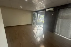 For Rent, Universal commercial space, Zastava