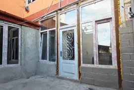 იყიდება ბინა, 3 ოთახიანი, ძველი აშენებული, თბილისი, მთაწმინდა