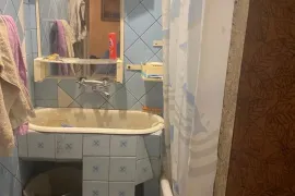 Продается квартира, 3 Kомнатная, Старое здание, Тбилиси, Глдани