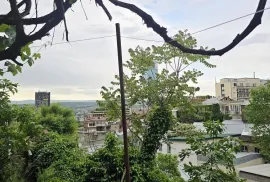 Продается квартира, 3 Kомнатная, Старое здание, Тбилиси, Мтацминда