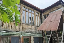 Продается квартира, 3 Kомнатная, Старое здание, Тбилиси, Мтацминда