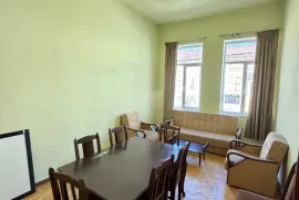 იყიდება ბინა, 3 ოთახიანი, ძველი აშენებული, ქუთაისი, მეფესუთუბანი