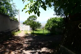Продается квартира, 3 Kомнатная, Старое здание,  Окрестности Тбилиси, Цхнети