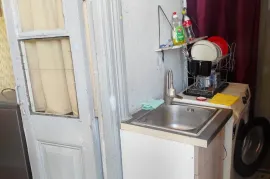 For Rent, 1 Room, Old building, Tbilisi, Sololaki